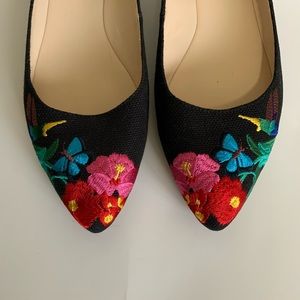 Nine West Embroidered flats